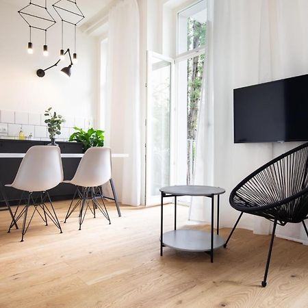 Turnkey I Balcony Studio Apartment Prague Luaran gambar